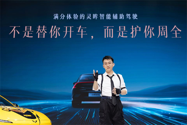 10.98萬元起！五菱星光2025款開啟預售，攜手《和平精英》打造年輕人的智能實戰利器！